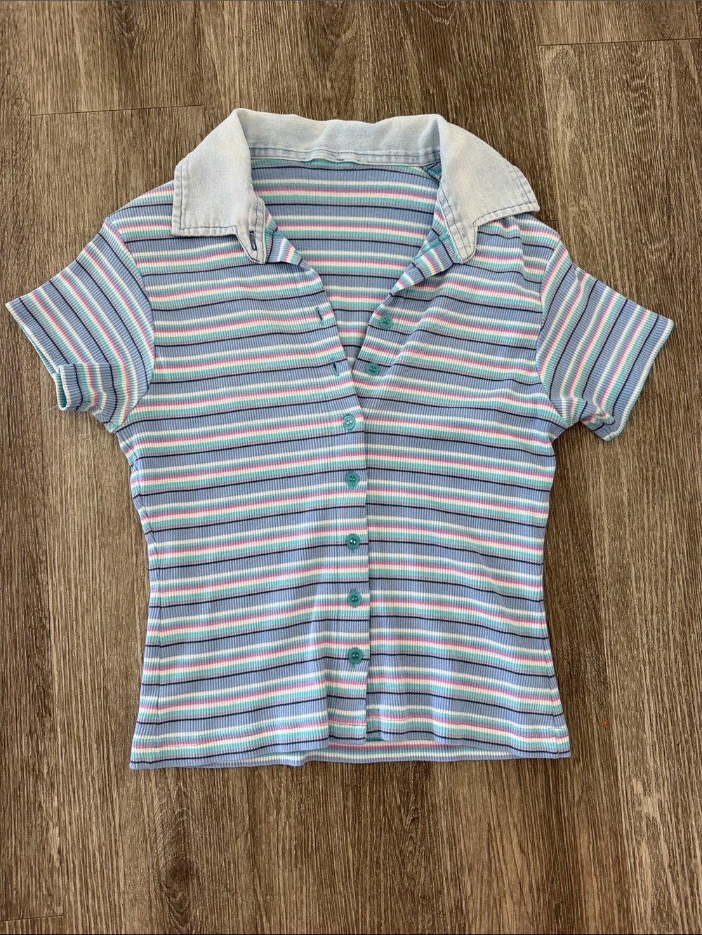 Vintage Y2K striped button front collared shirt sleeve top blue pink small